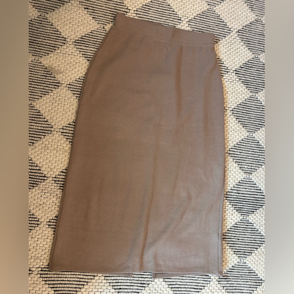 Old Navy Taupe Pencil Skirt